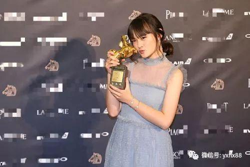 11.5娱乐圈吃瓜,揭秘明星幕后故事,吃瓜群众狂欢时刻 第1张 11.5娱乐圈吃瓜,揭秘明星幕后故事,吃瓜群众狂欢时刻 第1张